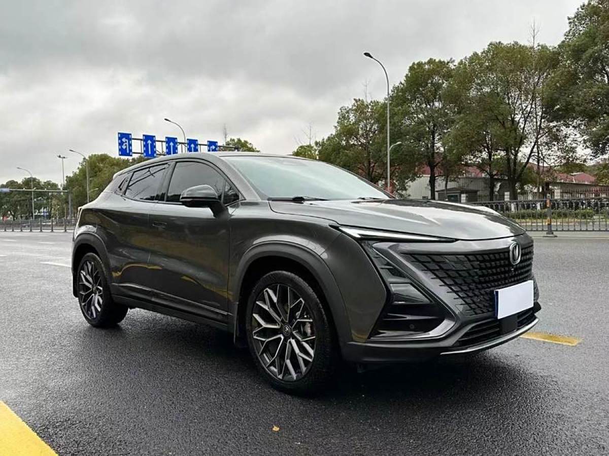 長(zhǎng)安 UNI-T  2022款 1.5T 尊貴型圖片