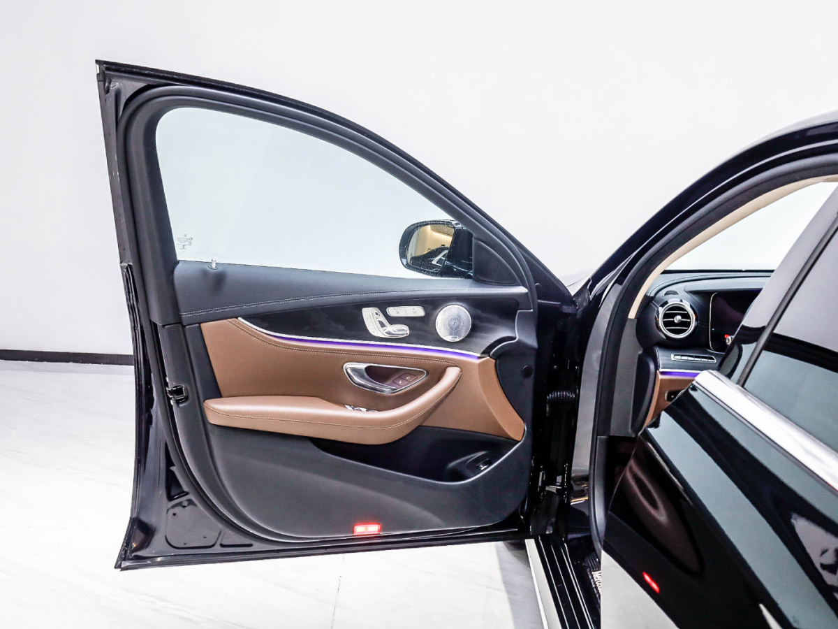 奔驰 E级 2020款 改款 E 300 L 运动殊享版图片
