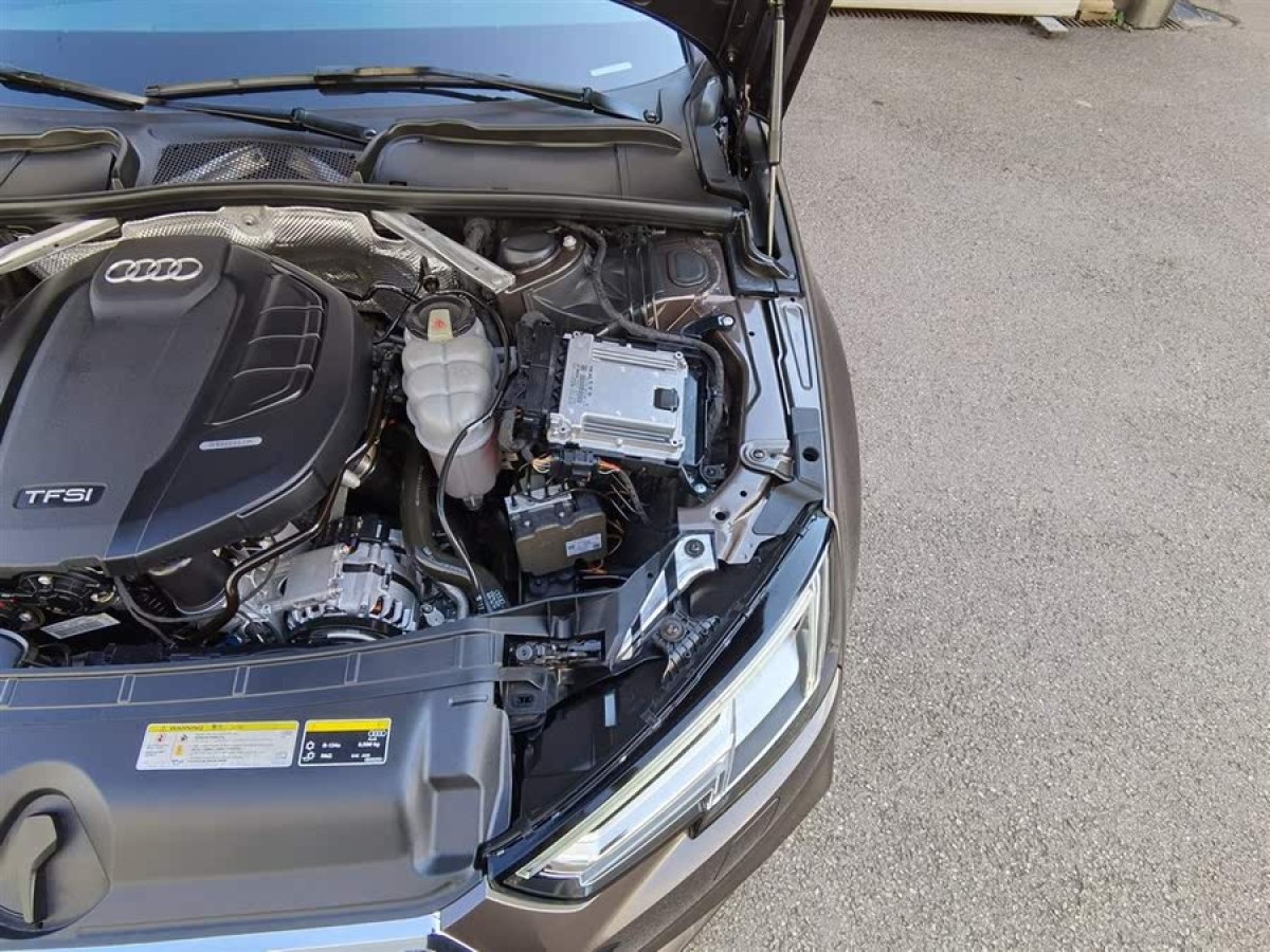 奧迪 奧迪A4L  2019款 40 TFSI 進(jìn)取型 國(guó)VI圖片