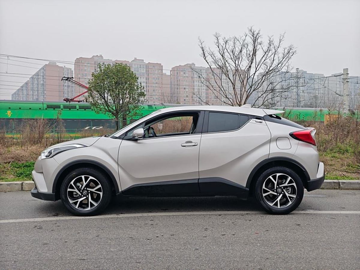 豐田 C-HR  2020款 2.0L 領先版圖片