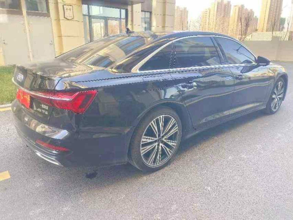 奧迪 奧迪A6  2022款 allroad quattro 55 TFSI 冰雪運(yùn)動(dòng)版圖片