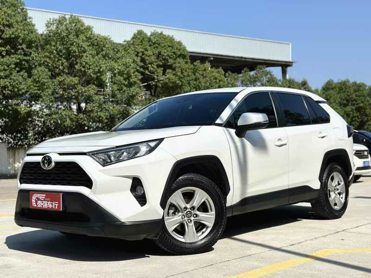 2021年7月豐田 RAV4榮放  2021款 2.0L CVT四驅(qū)風(fēng)尚PLUS版