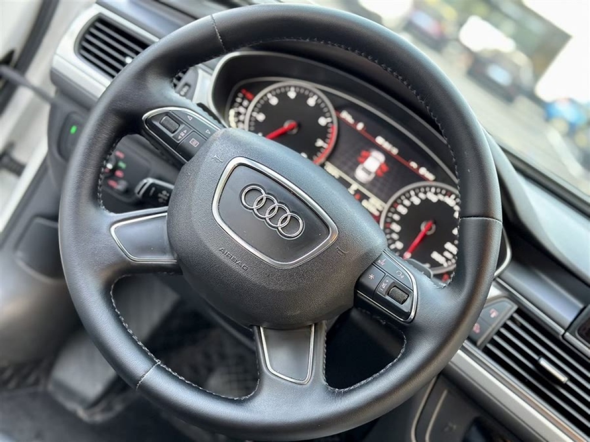 奧迪 奧迪A6L  2012款 TFSI 標(biāo)準(zhǔn)型圖片
