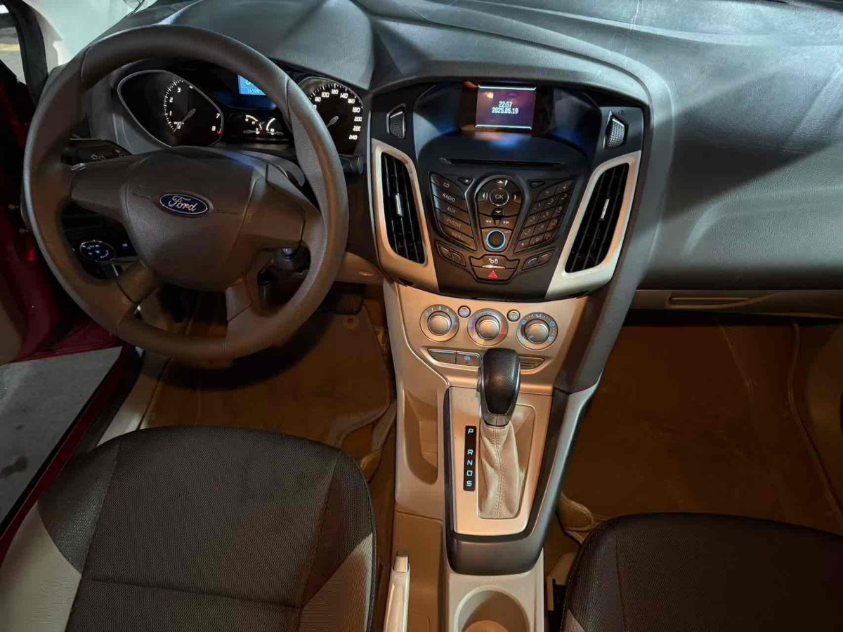福特 ?？怂? 2012款 三廂 1.6L 自動(dòng)舒適型圖片