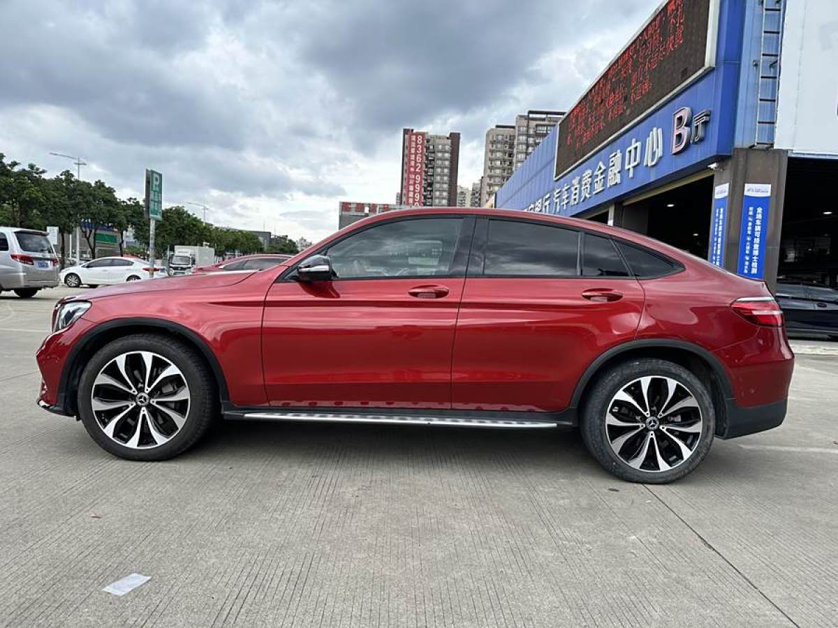 2019年2月奔馳 奔馳GLC  2023款 改款 GLC 260 4MATIC 轎跑SUV