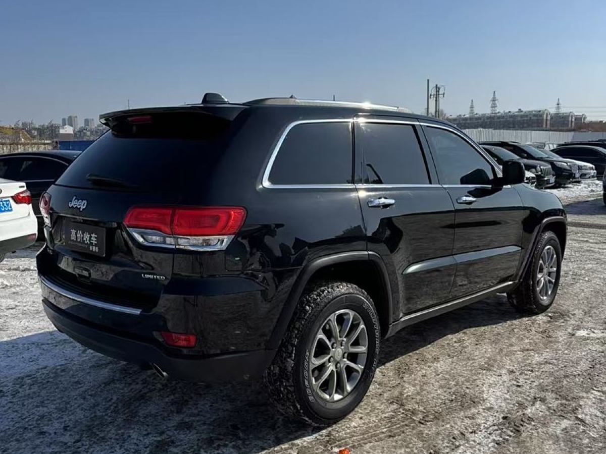 Jeep 大切諾基  2014款 3.0L 舒享導(dǎo)航版圖片