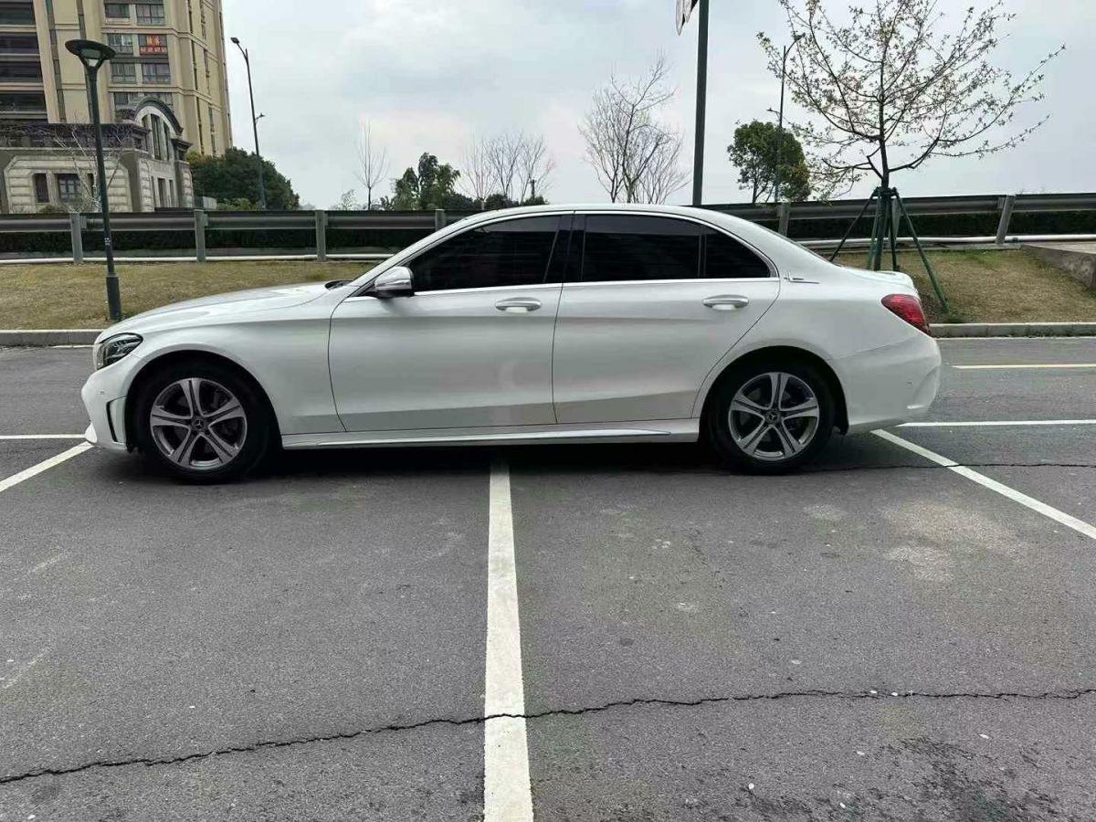 奔馳 奔馳C級(jí)  2020款 C 300 L圖片