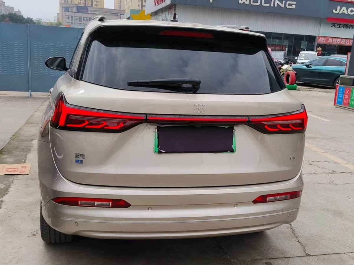 賽力斯 藍電E5  2023款 1.5L DE-i 110KM旗艦型 7座圖片