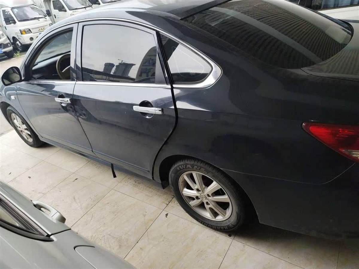 日產(chǎn) 軒逸  2012款 經(jīng)典 1.6XE 自動(dòng)舒適版圖片