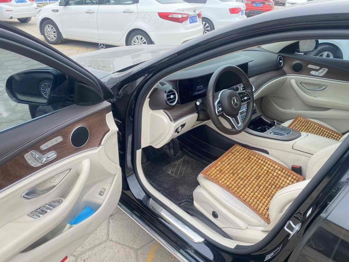 2019年9月奔驰 奔驰E级  2020款 改款 E 300 L 时尚型