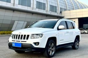 指南者 Jeep 2.0L 兩驅(qū)豪華版