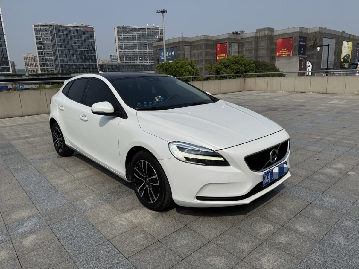 沃爾沃 V40  2019款 T3 智逸版圖片