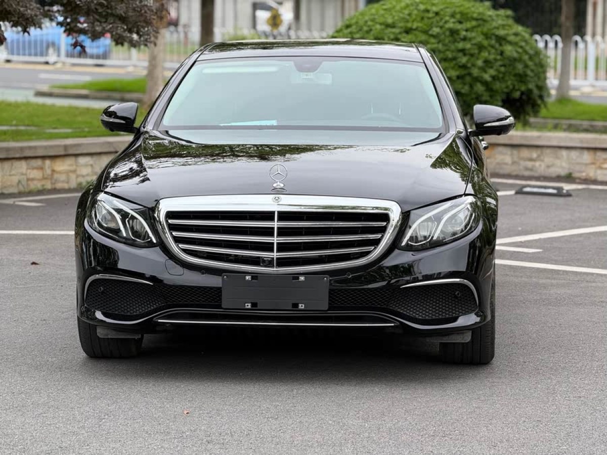 奔馳 奔馳E級  2019款 改款 E 300 L 豪華型圖片