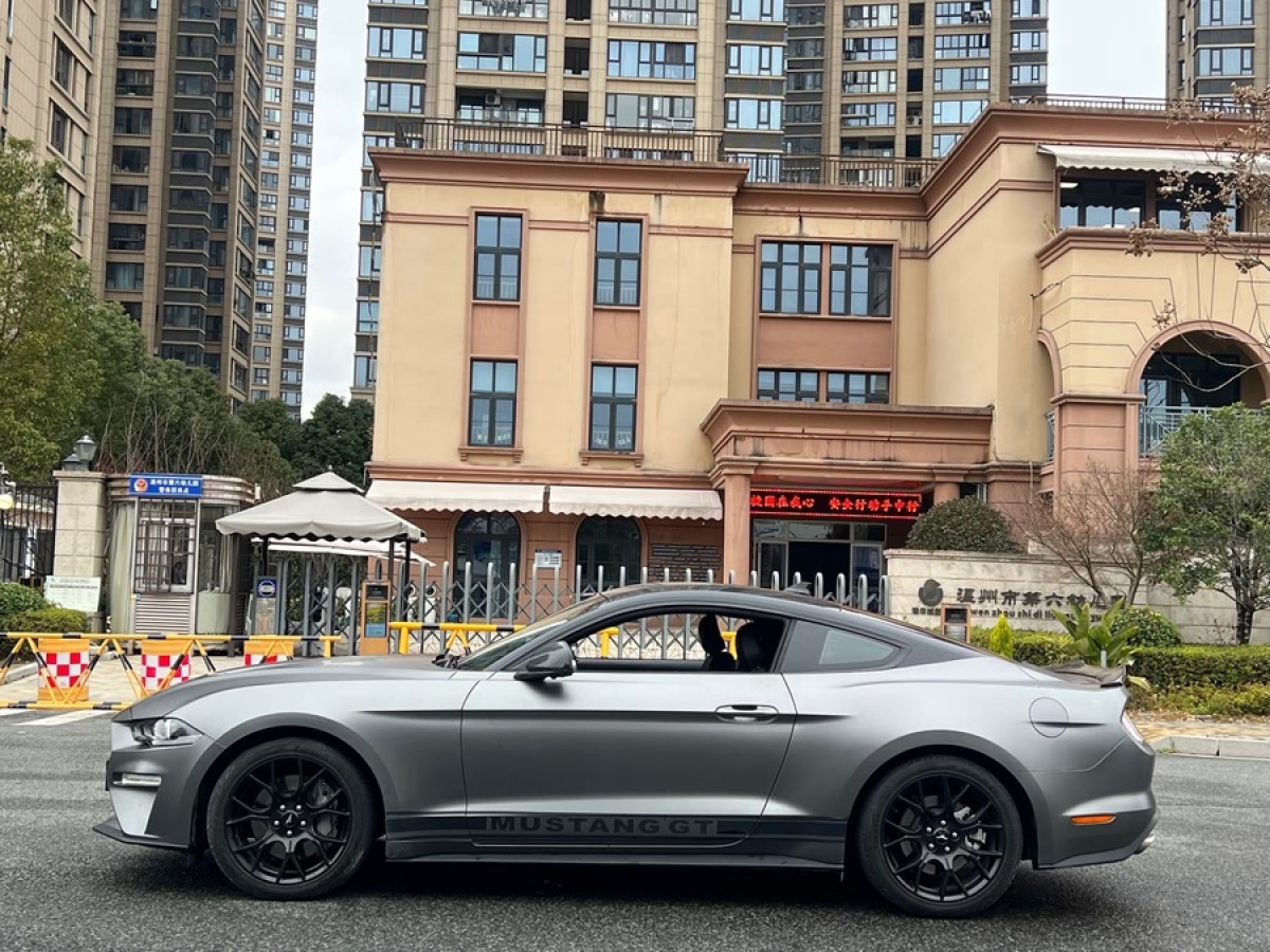 福特 Mustang  2022款 2.3L EcoBoost 寰海藍(lán)天限量版圖片