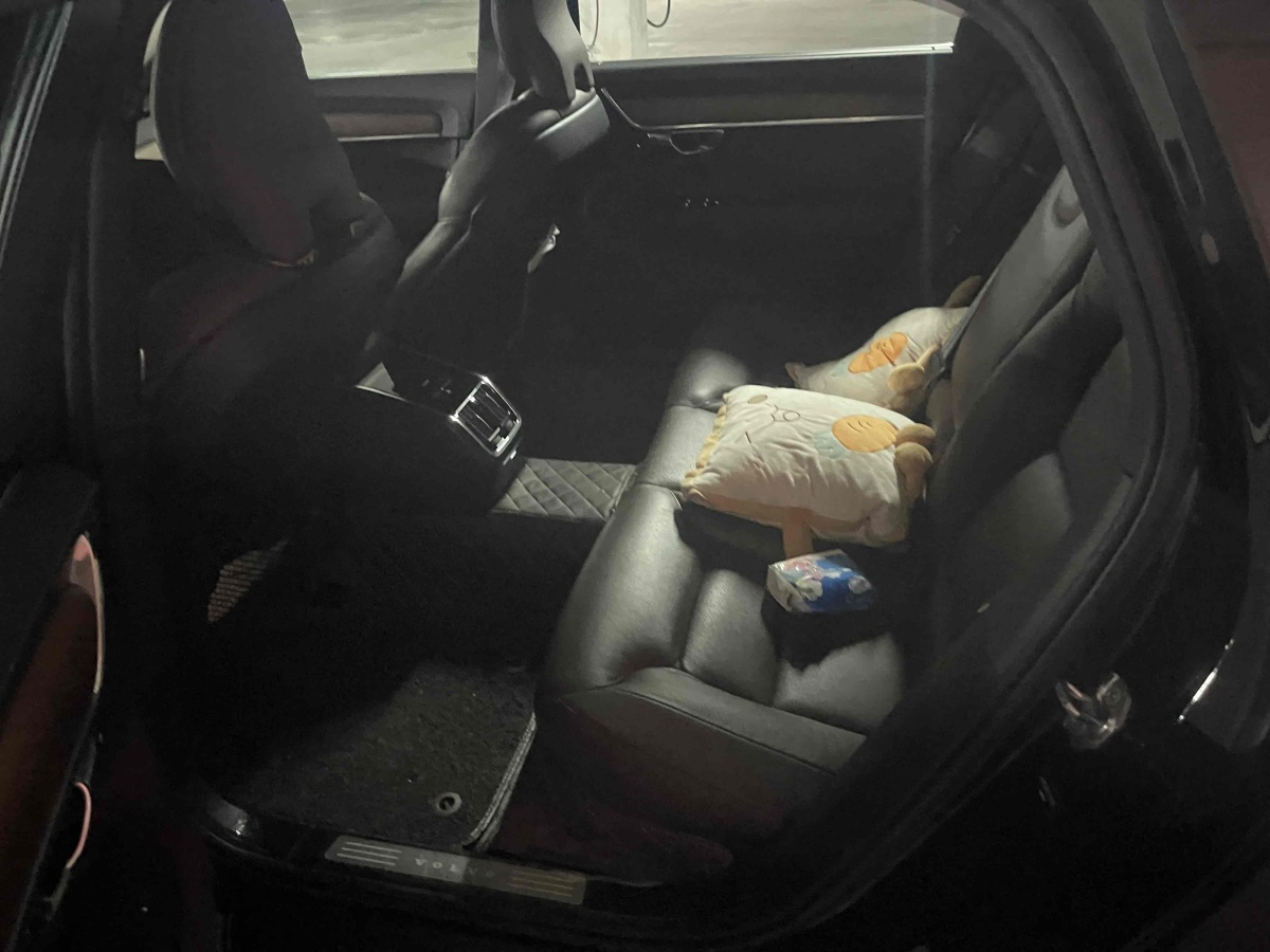 沃爾沃 S90  2020款 改款 T5 智遠(yuǎn)豪華版圖片