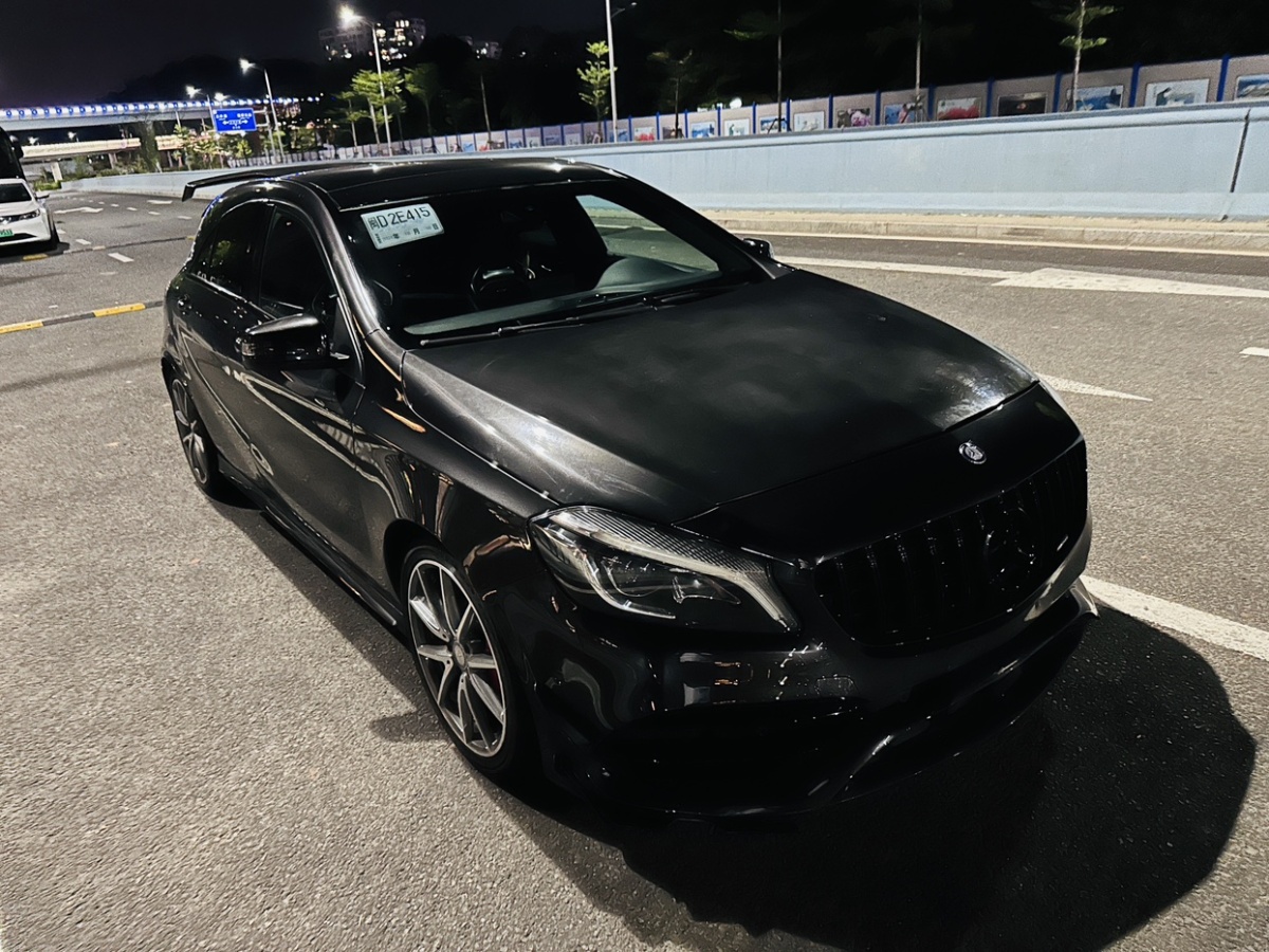 2016年9月奔馳 奔馳A級(jí)AMG  2017款 AMG A 45 4MATIC 暗夜雷霆限量版