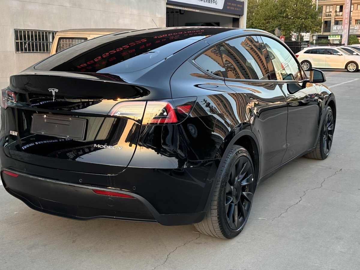 特斯拉 Model Y  2023款 長續(xù)航煥新版 雙電機(jī)全輪驅(qū)動圖片