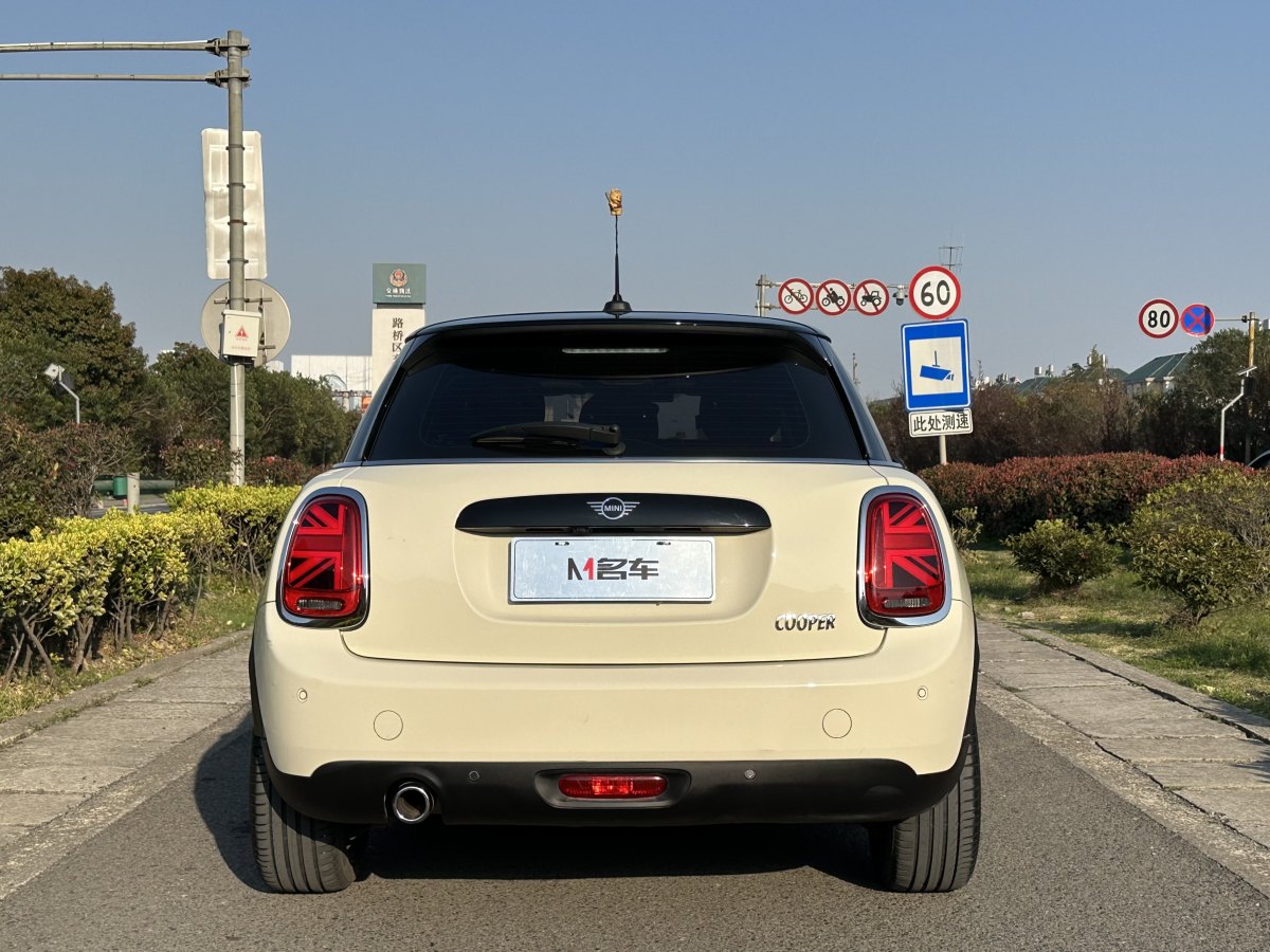 MINI MINI  2020款 1.5T COOPER 藝術(shù)家 五門版圖片