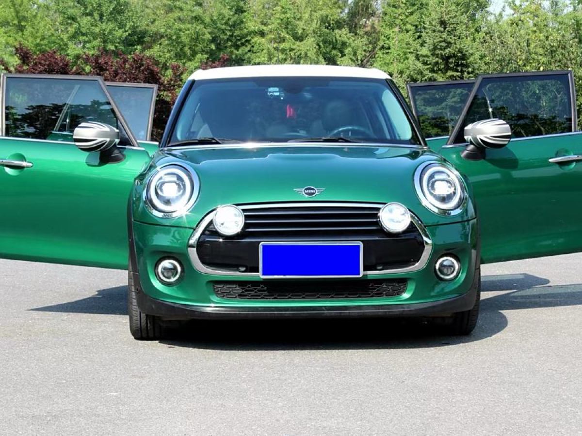 2020年10月MINI MINI  2020款 1.5T COOPER 藝術家 五門版