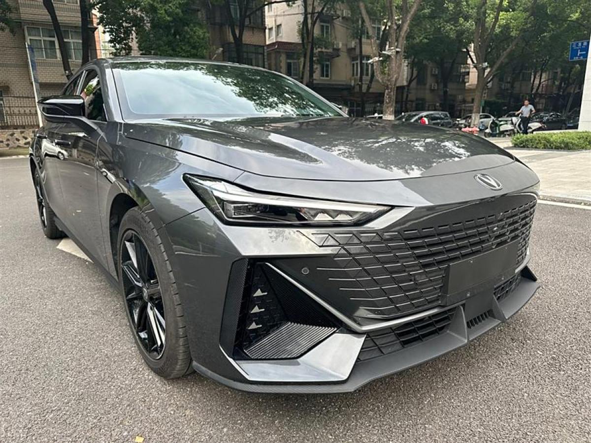 長安 長安UNI-V  2022款 1.5T 尊貴型圖片