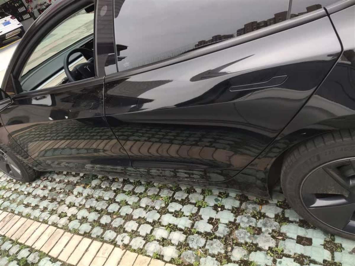 特斯拉 Model 3  2022款 后輪驅(qū)動版圖片