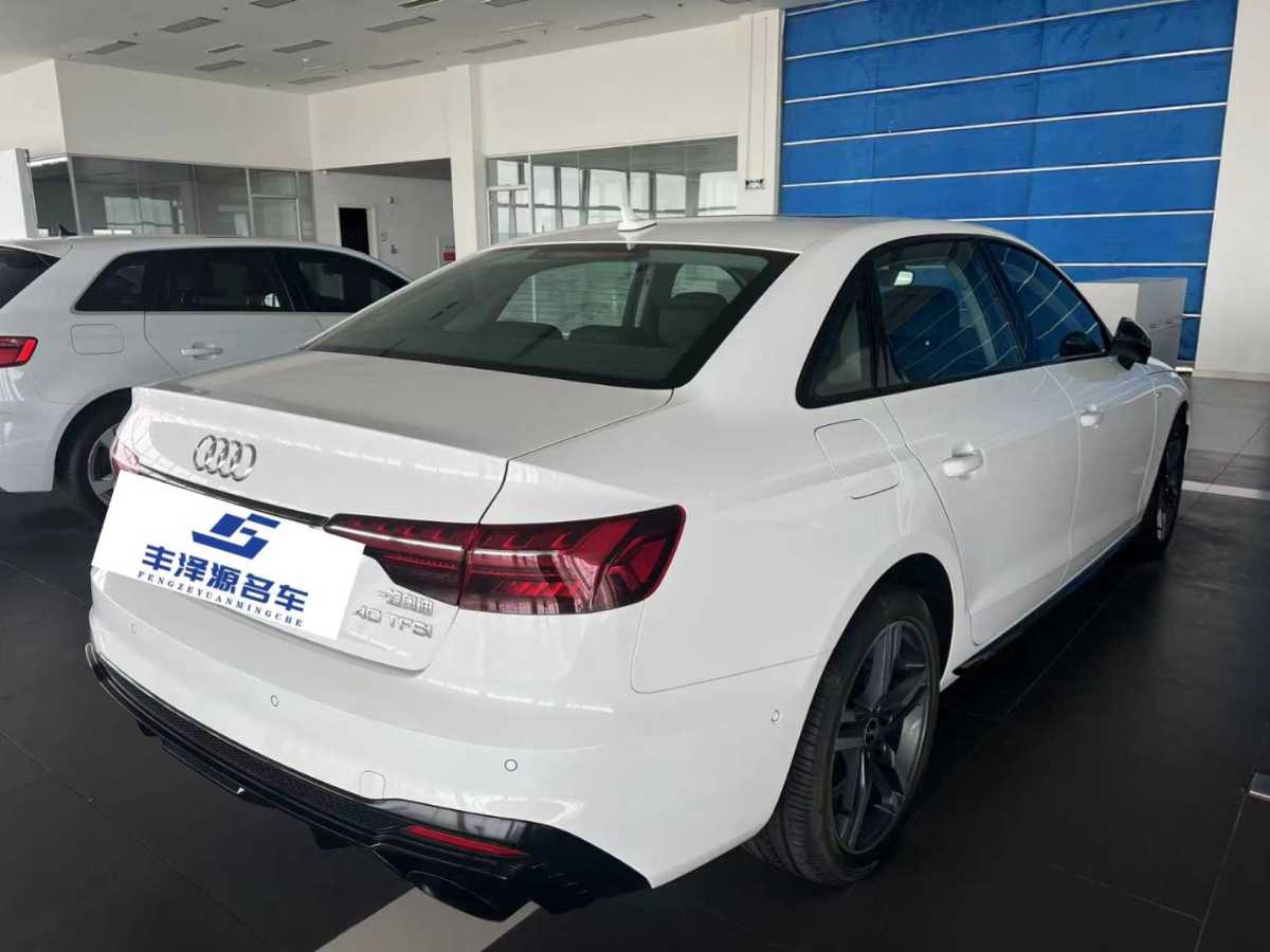 奥迪 奥迪A4L  2022款 40 TFSI 豪华动感型图片