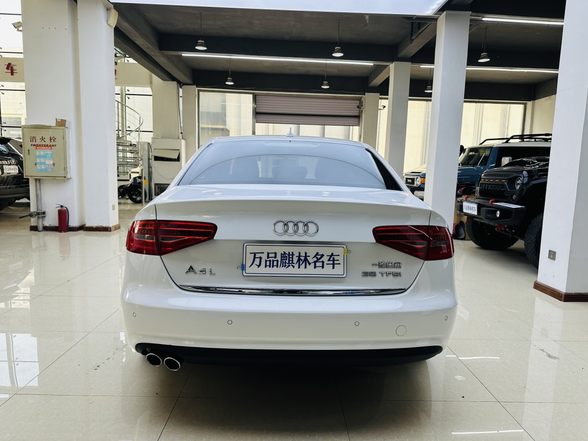 奧迪 奧迪A4L  2015款 35 TFSI 自動(dòng)技術(shù)型圖片