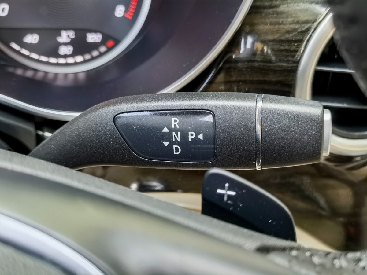 奔驰 V级 (进口) 2018款 V250 2.0T 标准型 加长(中东版)图片