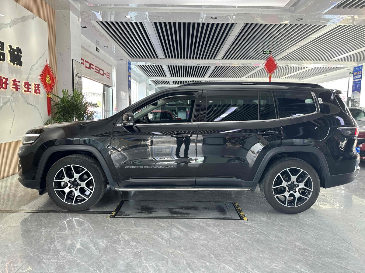 Jeep 大指揮官  2022款 2.0T 兩驅(qū)精英版圖片