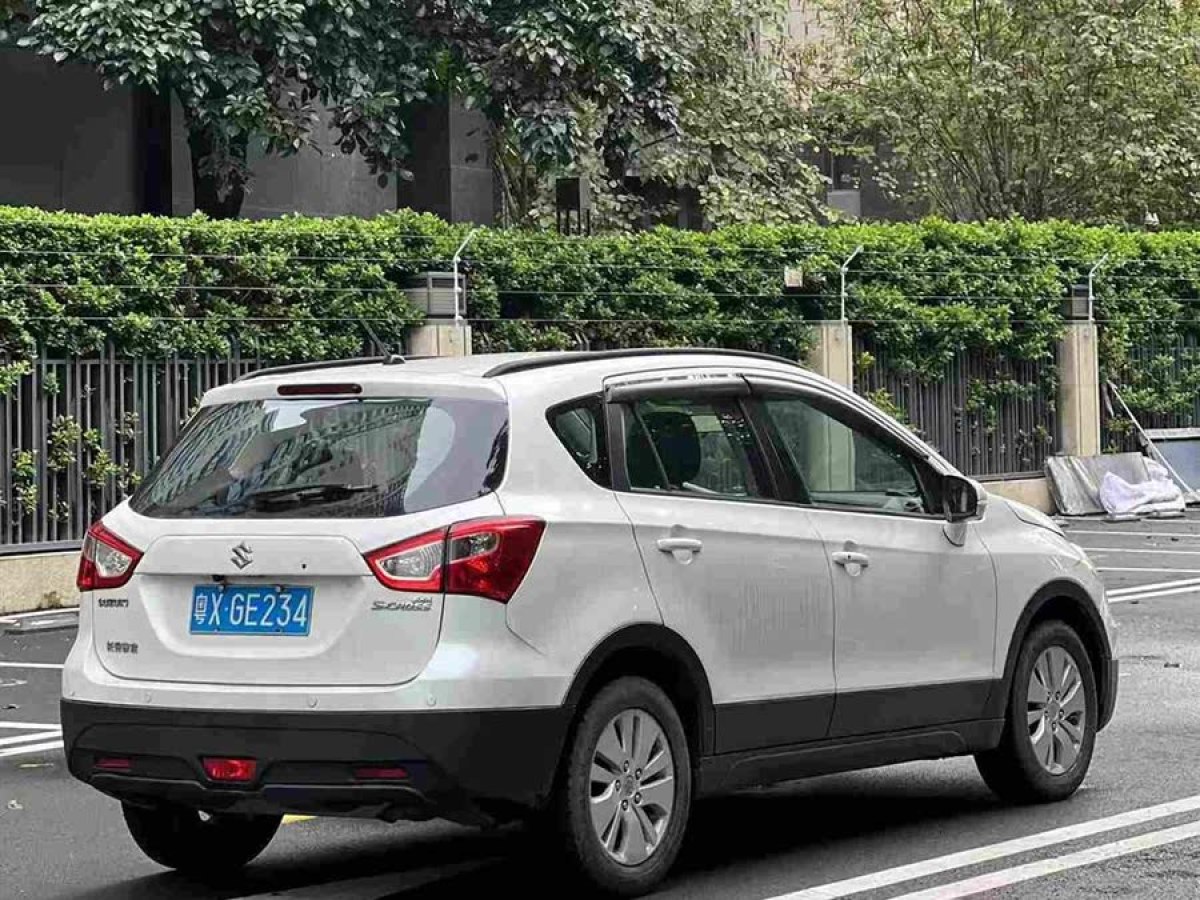 鈴木 鋒馭  2014款 1.6L CVT兩驅(qū)進(jìn)取型圖片