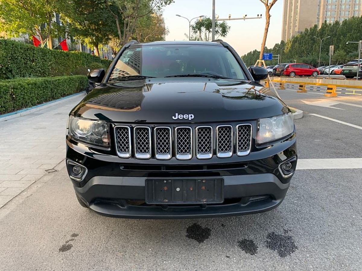 2013年9月Jeep 指南者  2014款 改款 2.4L 四驅(qū)豪華導(dǎo)航版