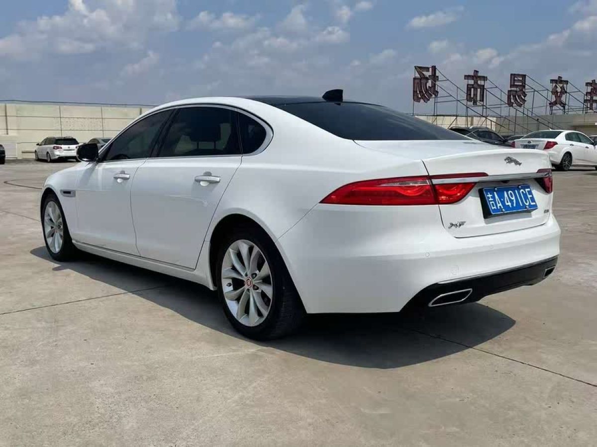 捷豹 XFL  2022款 XFL 2.0T P250 兩驅(qū)尊享豪華版圖片