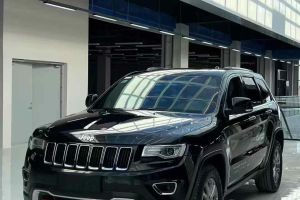 大切諾基 Jeep 3.0L 精英導(dǎo)航版