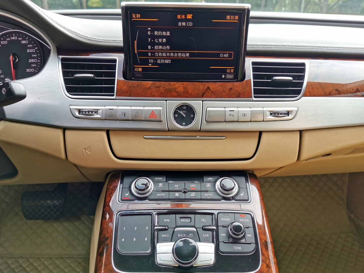 奧迪 奧迪A8  2012款 A8L 45 TFSI quattro舒適型圖片