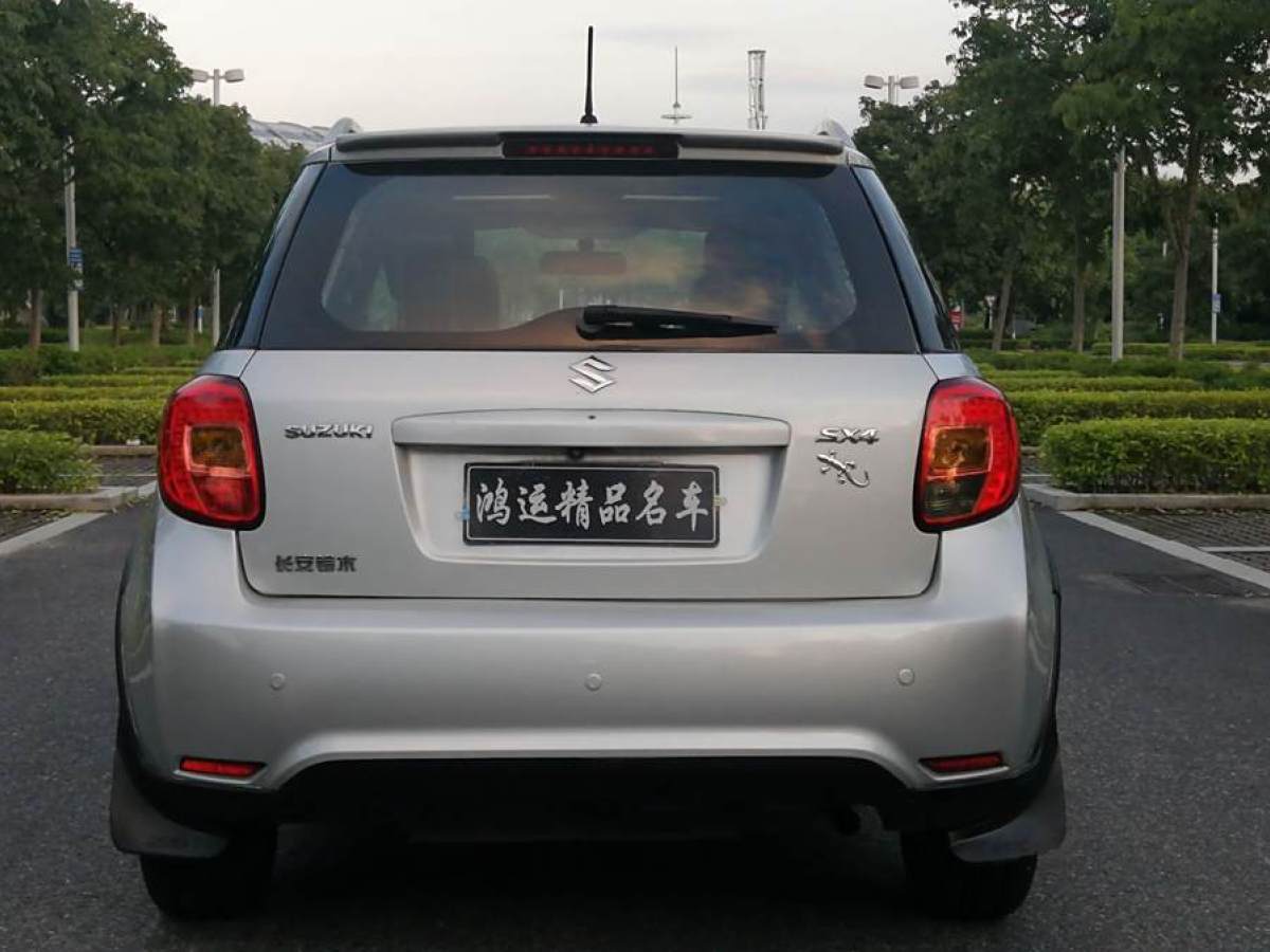 2013年10月鈴木 天語 SX4  2013款 酷銳 1.6L 自動運(yùn)動型