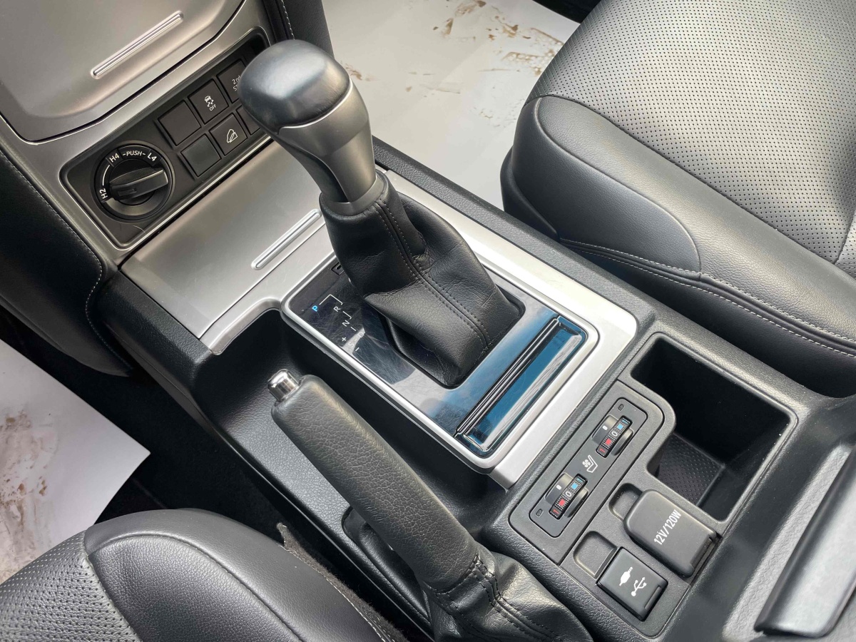 2019年9月丰田 普拉多  2018款 3.5L 自动TX-L NAVI后挂备胎