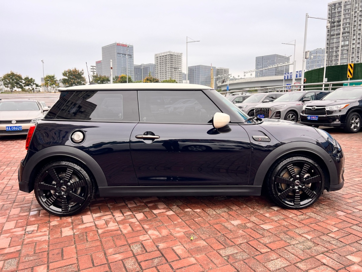 MINI MINI  2023款 2.0T COOPER S 藝術家圖片