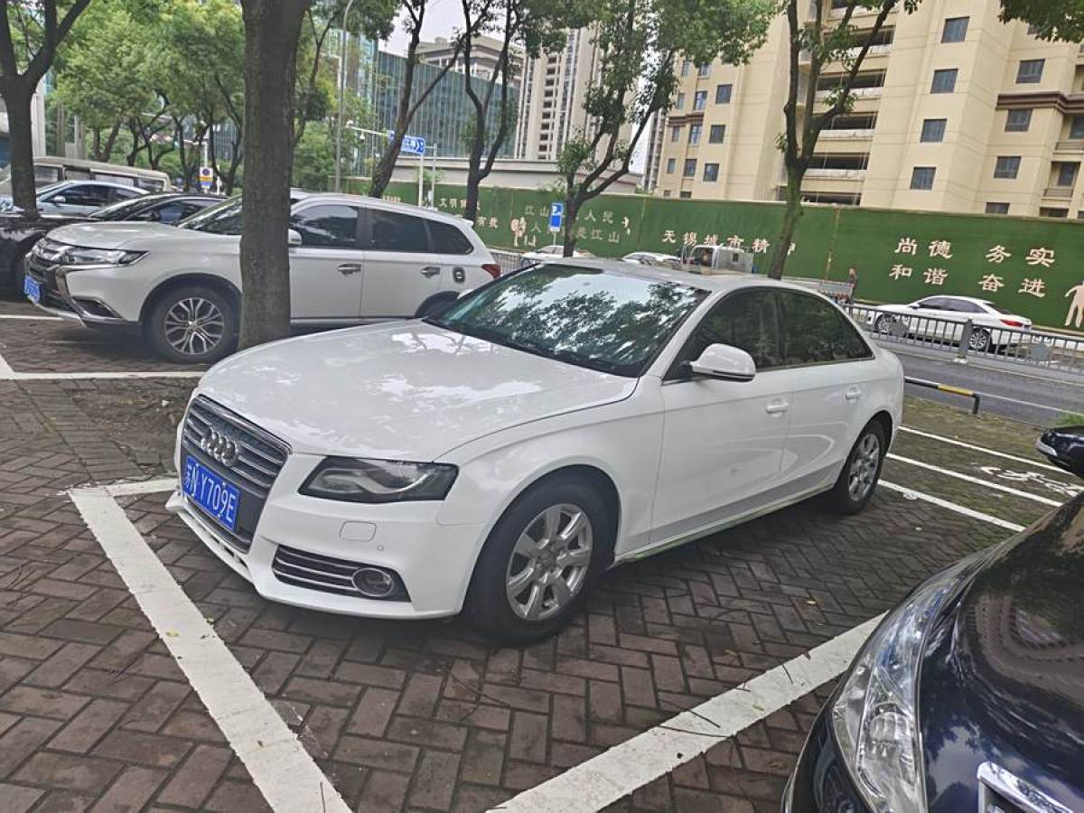 2012年2月奧迪 奧迪A4L  2012款 2.0 TFSI 自動舒適型