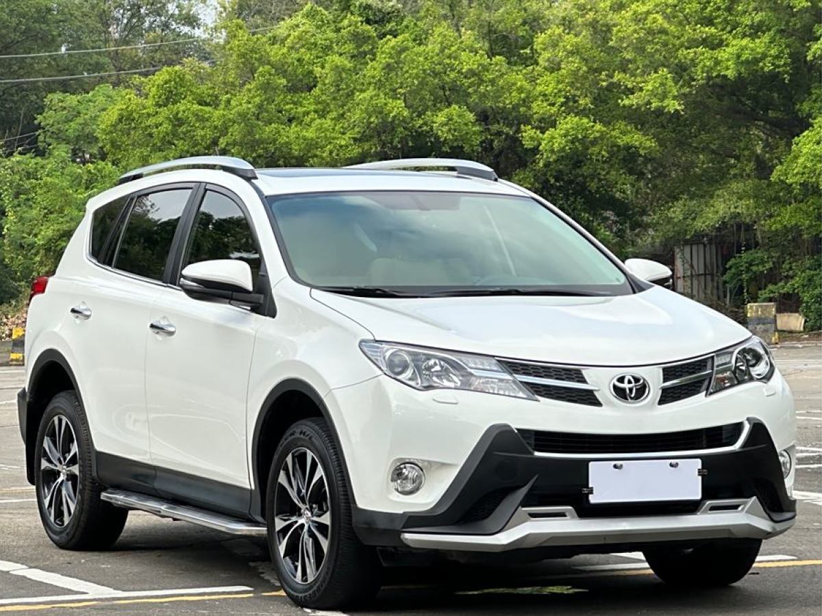 2015年2月豐田 RAV4榮放  2013款 2.5L 自動(dòng)四驅(qū)豪華版