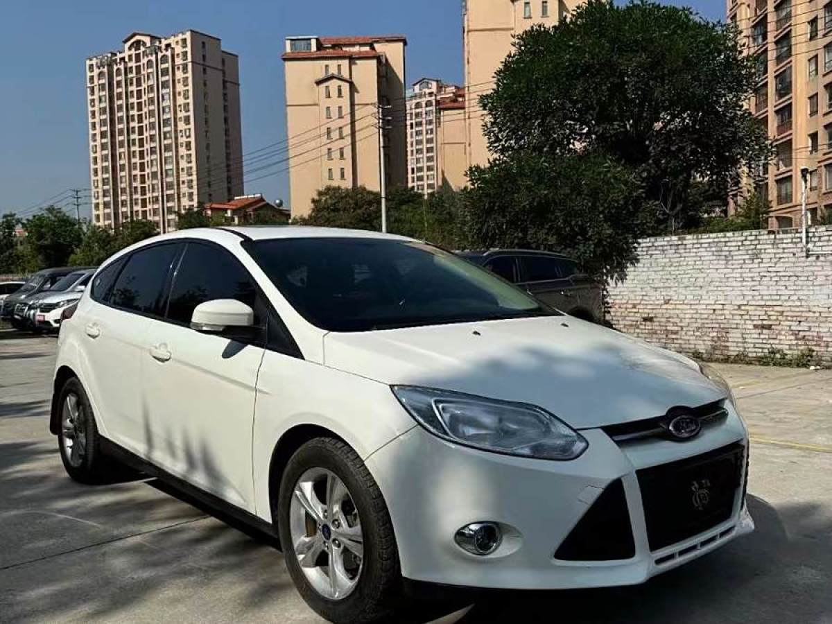 福特 ?？怂? 2012款 兩廂 1.6L 自動(dòng)風(fēng)尚型圖片