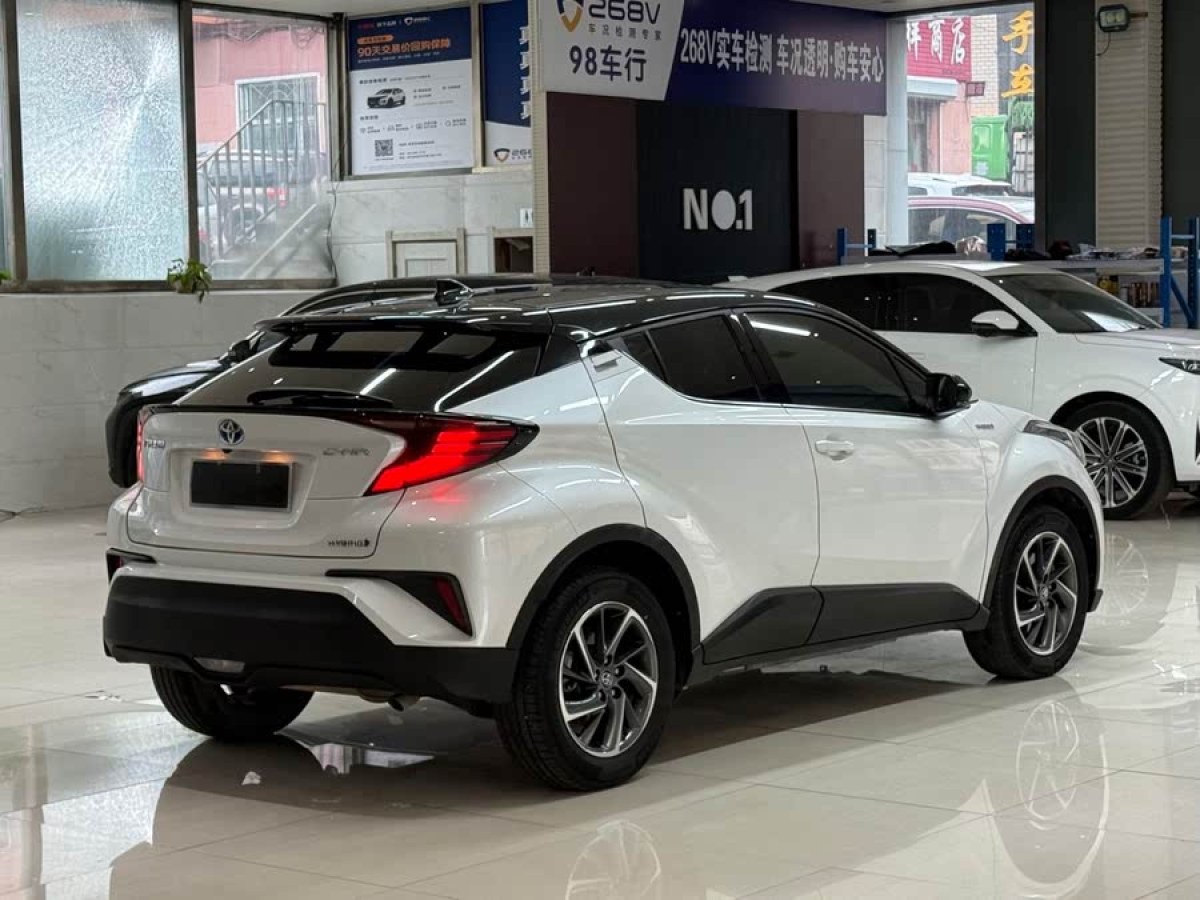 豐田 C-HR  2021款 雙擎 2.0L E-CVT豪華版圖片