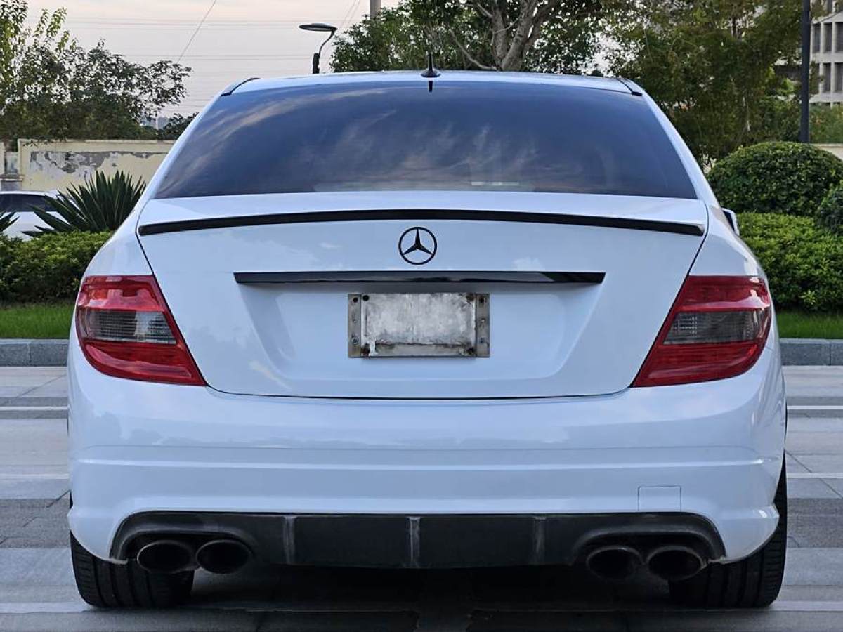 奔馳 奔馳C級(jí)AMG  2010款 AMG C 63 動(dòng)感型增強(qiáng)版圖片