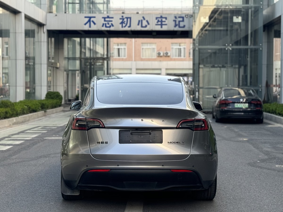 特斯拉 Model 3  2020款 改款 長(zhǎng)續(xù)航后輪驅(qū)動(dòng)版圖片