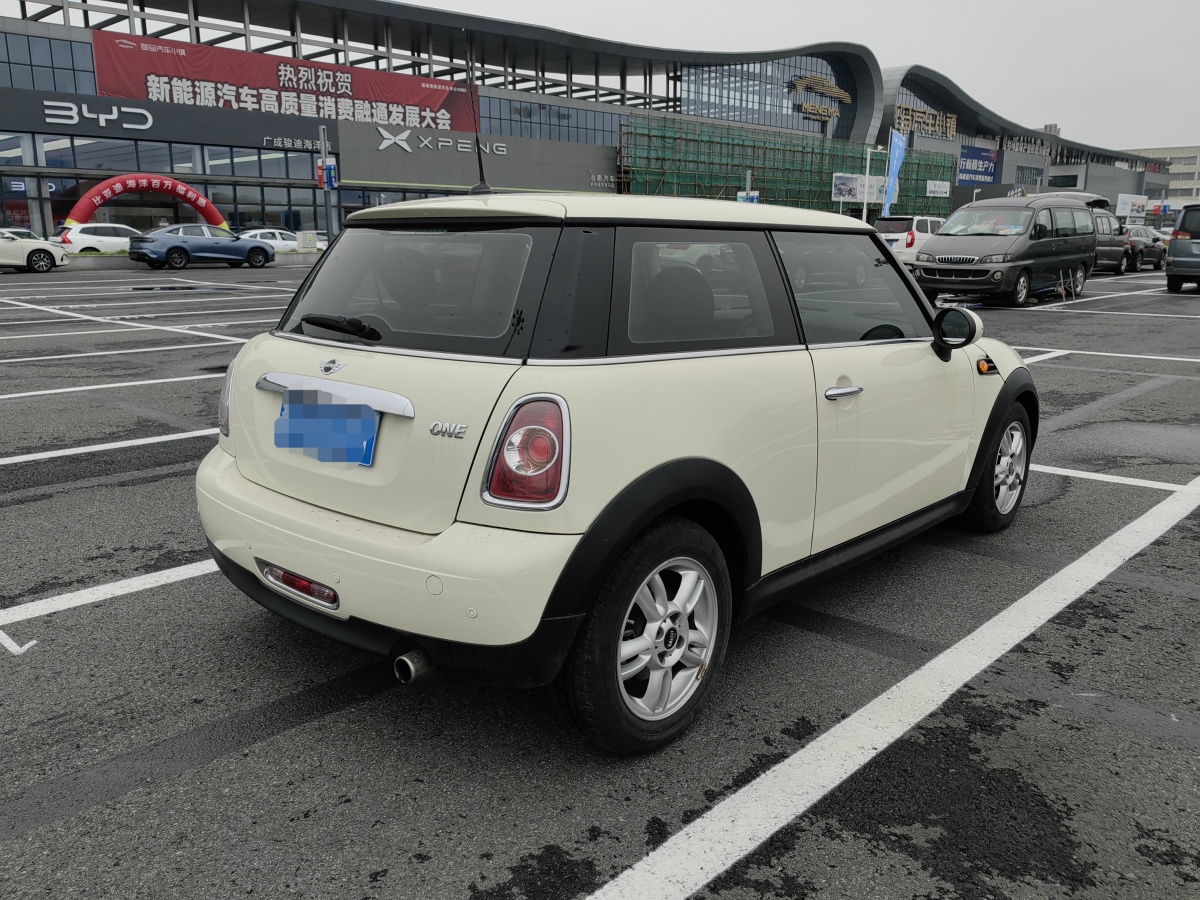 2014年3月MINI MINI  2013款 1.6L ONE 限量第二款