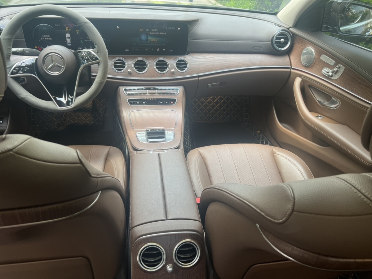 奔馳 奔馳E級  2023款 E 300 L 時(shí)尚型圖片