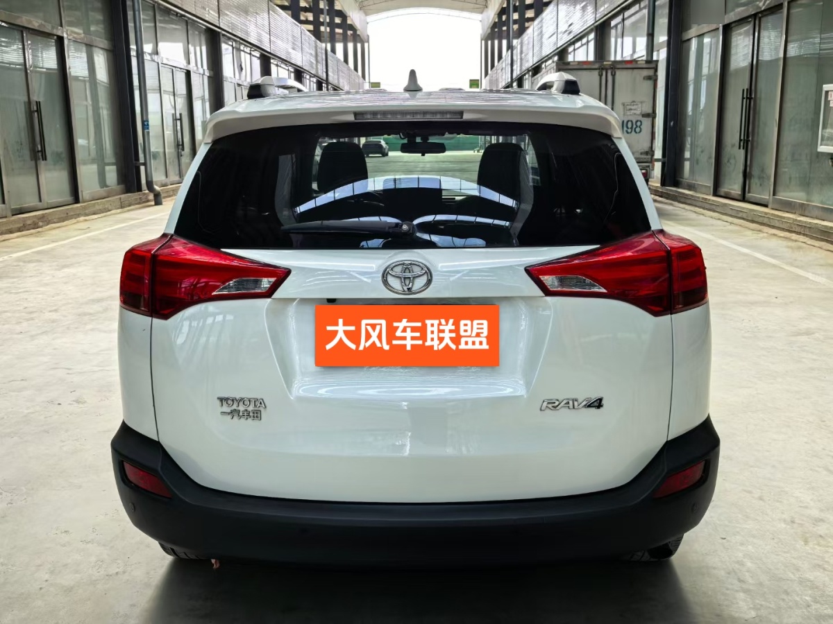 豐田 RAV4  2018款 榮放 2.0L CVT兩驅(qū)風(fēng)尚版圖片