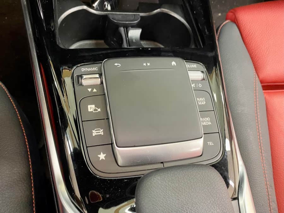 奔馳 奔馳A級(jí)AMG  2023款 AMG A 35 4MATIC圖片