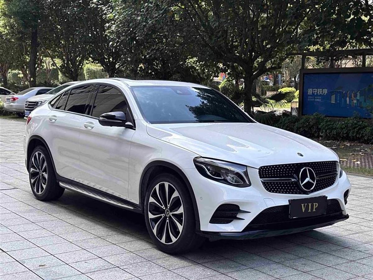 2017年11月奔馳 奔馳GLC  2023款 改款 GLC 260 4MATIC 轎跑SUV