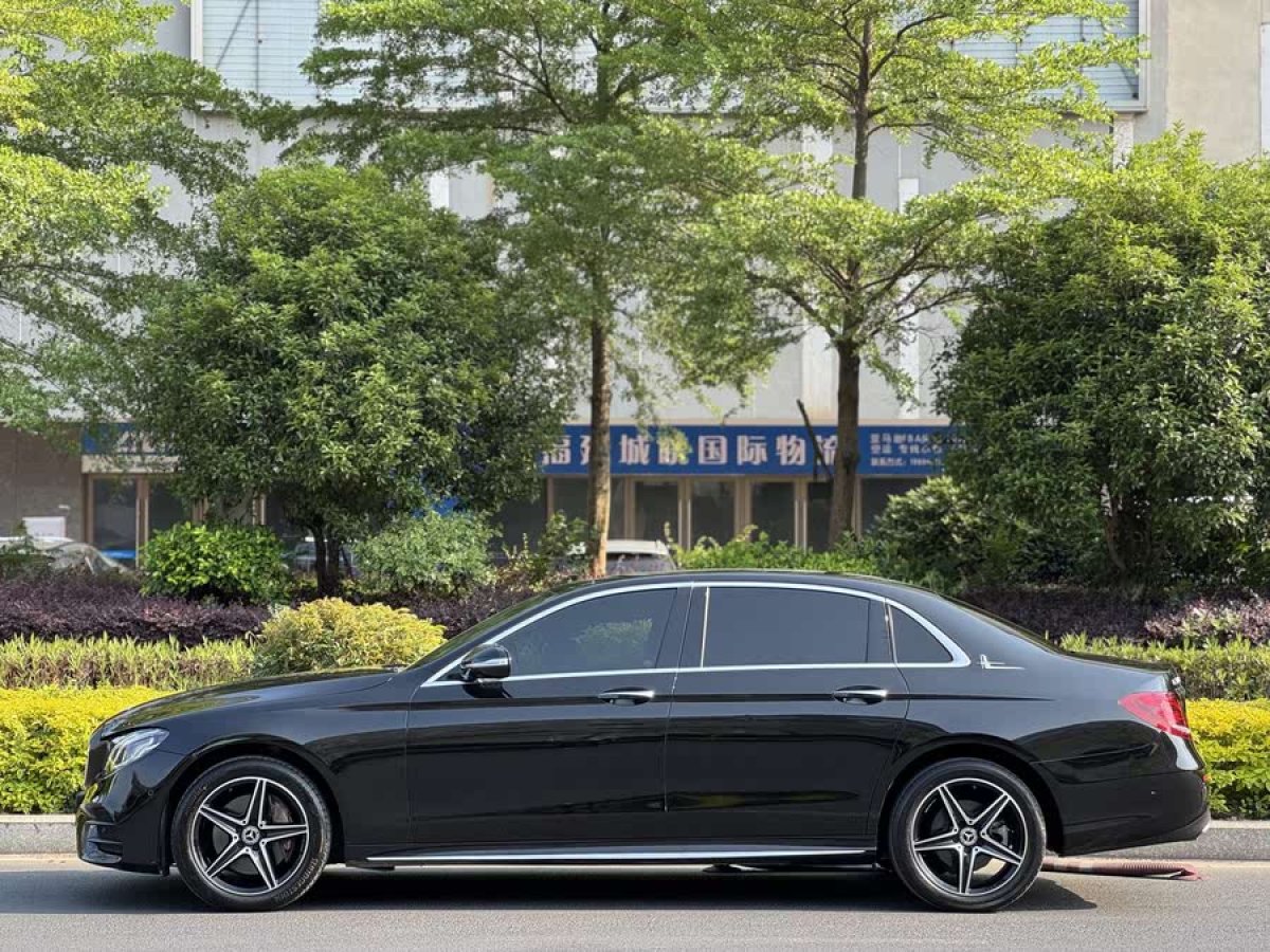 奔馳 奔馳E級(jí)  2020款 改款 E 300 L 運(yùn)動(dòng)殊享版圖片