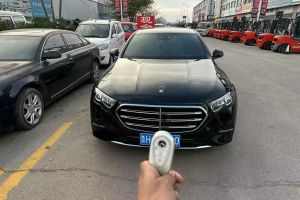 奔驰E级 奔驰 E 300 L 豪华运动型